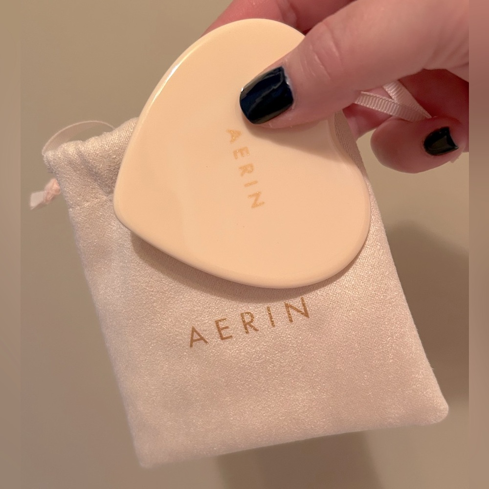 Aerin Heart Shaped Mirror with Cream Velvet Pouch - Picture 3 of 4